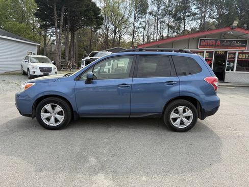 Used 2015 Subaru Forester 2.5i Premium w/ All-Weather Package AWD/4WD image 4