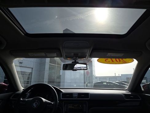 Used 2015 Volkswagen Passat TDI SEL Premium image 21