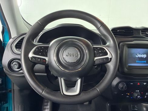 Used 2020 Jeep Renegade Latitude FWD image 12