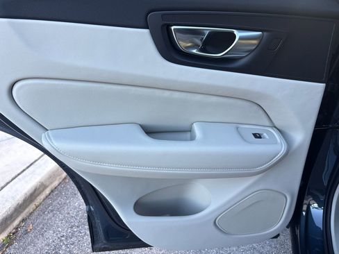 New 2026 Volvo XC60 B5 Ultra image 16