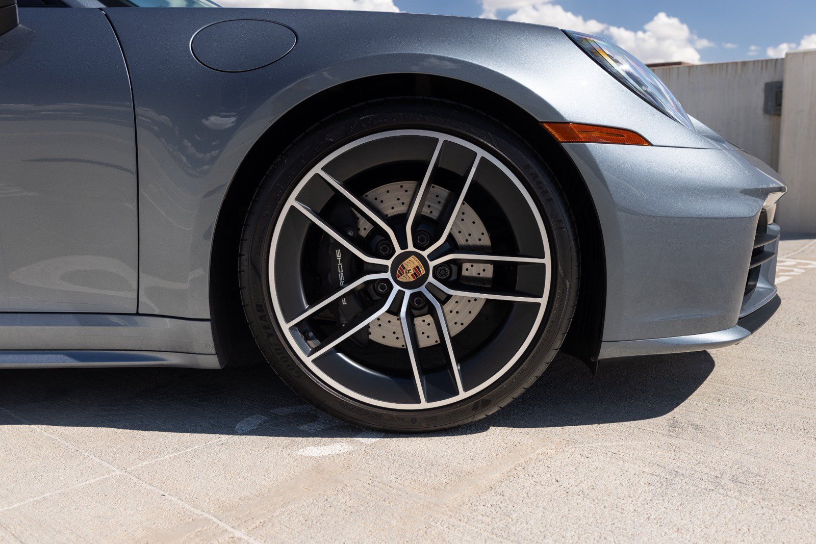 Used 2025 Porsche 911 Carrera T RWD image 25