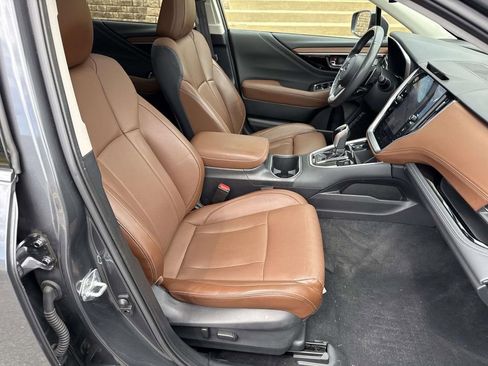Used 2022 Subaru Outback Touring AWD/4WD image 7