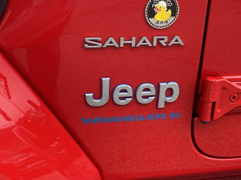 Used 2023 Jeep Wrangler Unlimited Sahara w/ Cold Weather Group AWD/4WD image 13