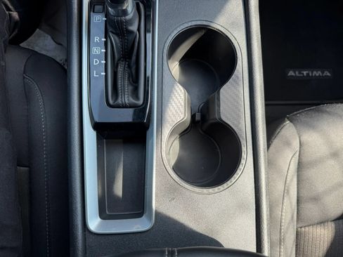 Used 2024 Nissan Altima 2.5 S FWD image 21