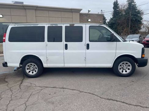Used 2009 Chevrolet Express 1500 w/ Power Package image 4