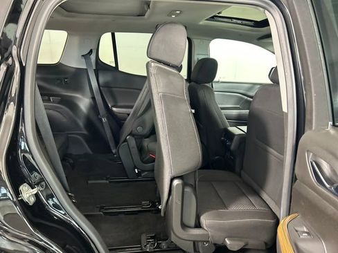 Used 2021 GMC Acadia SLE w/ Driver Convenience Package image 28