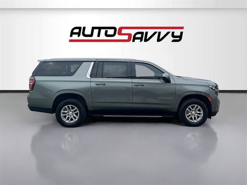 Used 2024 Chevrolet Suburban LS image 8