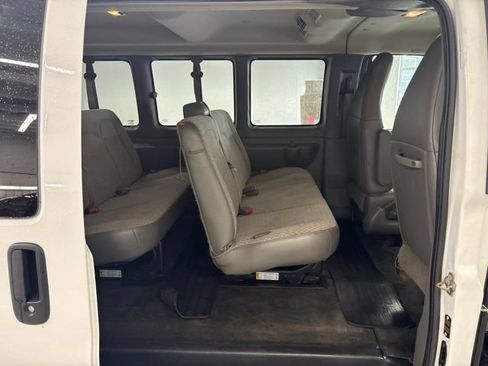 Used 2017 Chevrolet Express 3500 LT w/ LT Preferred Equipment Group RWD image 22