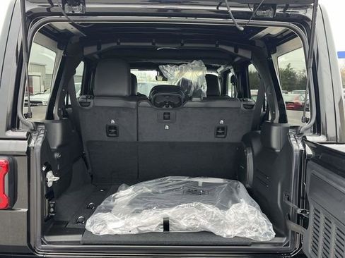 New 2025 Jeep Wrangler Sahara image 17