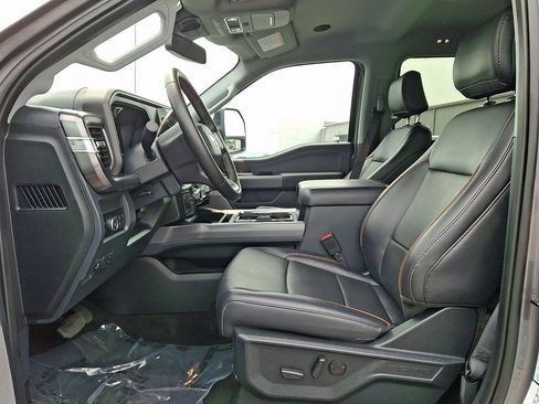 Used 2025 Ford F250 4x4 Crew Cab Super Duty image 13