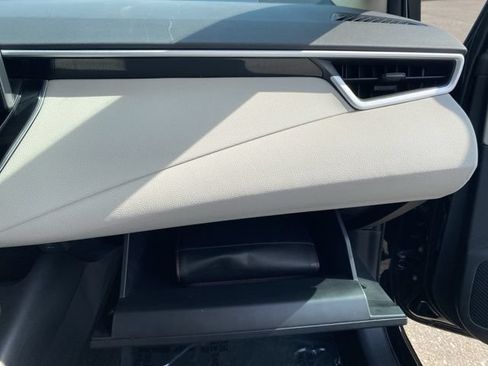 Used 2025 Toyota Corolla LE FWD image 33