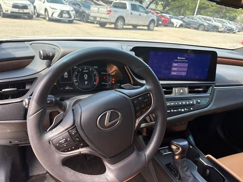 Used 2023 Lexus ES 350 w/ Premium Package FWD image 15