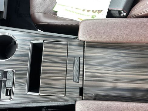 Used 2023 Toyota Sienna Platinum image 29