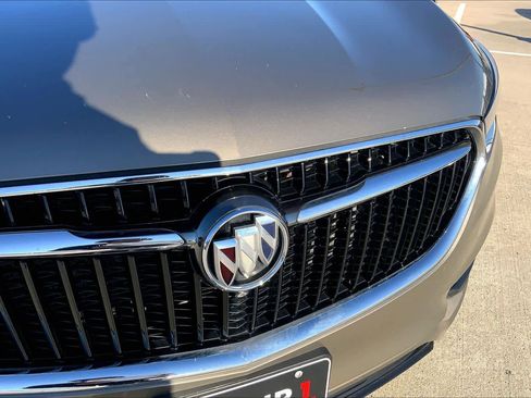 Used 2020 Buick Enclave Essence w/ Sound and Sites Package image 28