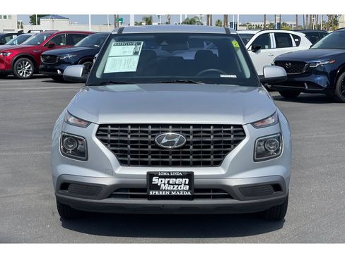Used 2021 Hyundai Venue SE FWD image 10