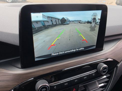 Used 2020 Ford Escape Titanium w/ Titanium Premium Package 2.0 image 4