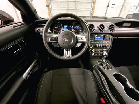 Used 2017 Ford Mustang Coupe RWD image 5