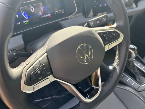 Used 2025 Volkswagen Jetta SE image 27