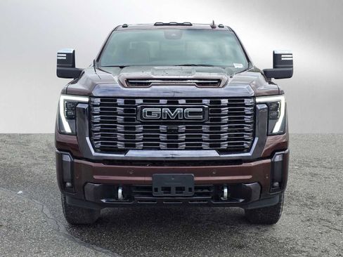 Used 2024 GMC Sierra 3500 Denali Ultimate AWD/4WD image 8