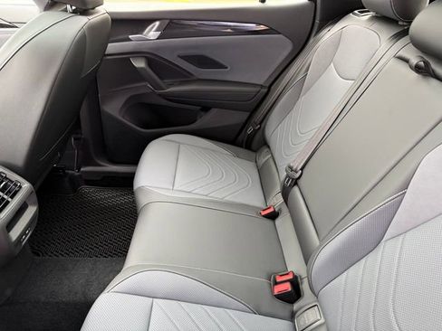 New 2026 Volkswagen Tiguan SE R-Line image 19