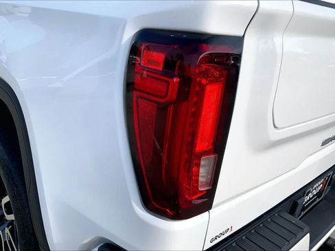 Used 2024 GMC Sierra 1500 AT4 w/ AT4 Premium Package AWD/4WD image 28