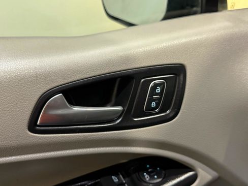 Used 2022 Ford Transit Connect XLT FWD image 26
