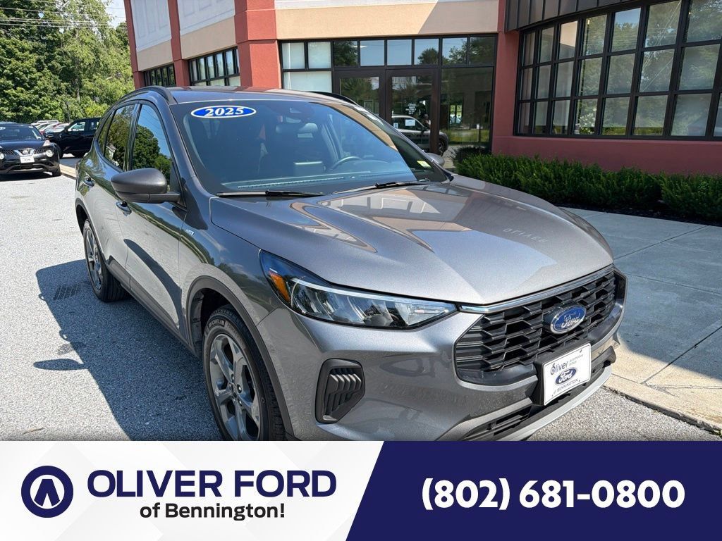 Used 2025 Ford Escape ST-Line AWD/4WD image 10