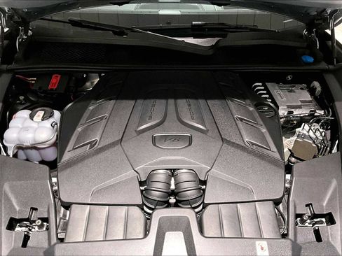 Used 2025 Porsche Cayenne S image 24