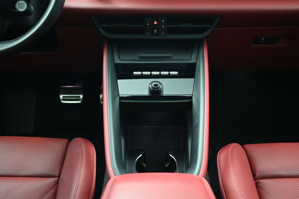 Certified 2025 Porsche Macan 4 Electric AWD/4WD image 10