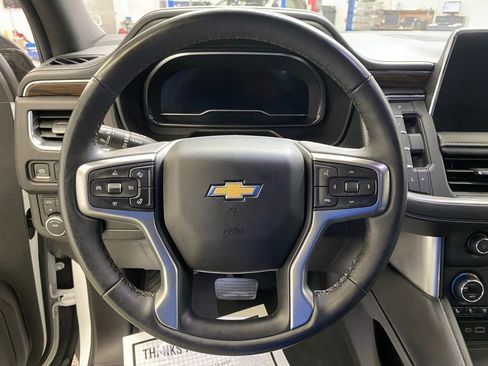 Used 2023 Chevrolet Suburban Premier image 27