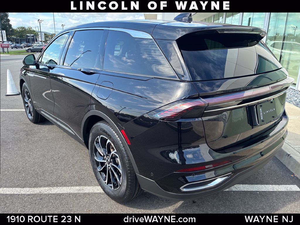 Certified 2024 Lincoln Nautilus Premier w/ Equipment Group 102A AWD/4WD image 4