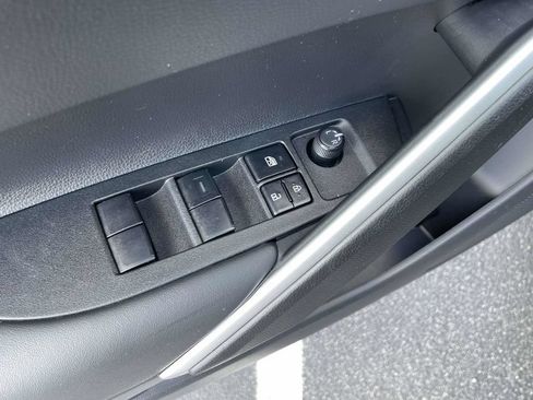 Used 2026 Toyota Corolla Cross LE w/ Moonroof Package FWD image 18