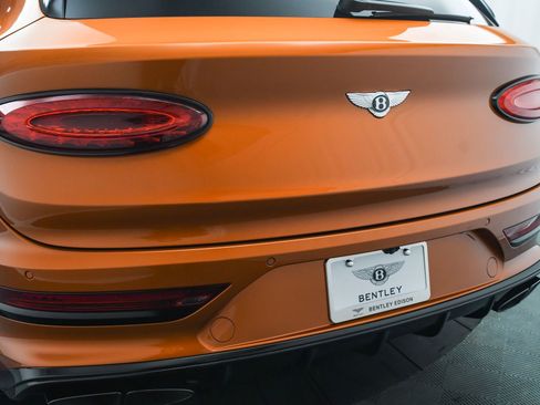 Certified 2022 Bentley Bentayga image 22