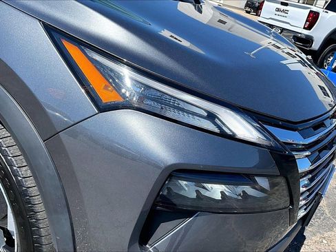 Used 2025 Nissan Rogue SV AWD/4WD image 27