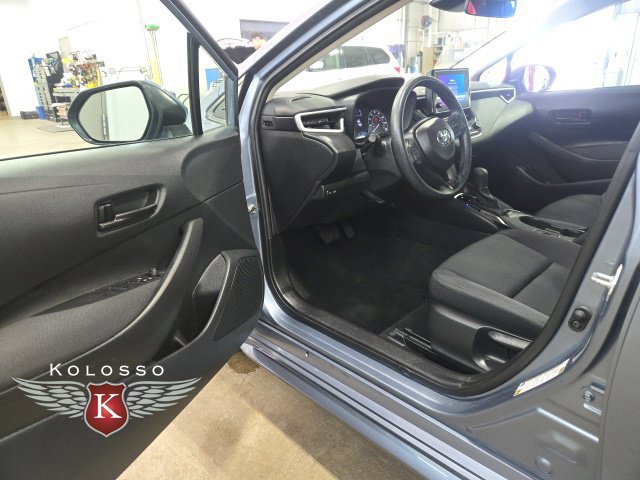 Used 2025 Toyota Corolla LE FWD image 1