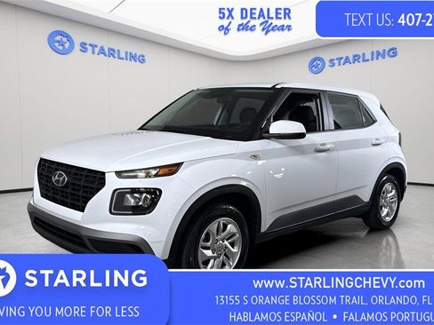 Used 2022 Hyundai Venue SE image 1