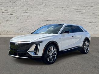Used 2025 Cadillac Lyriq Luxury w/ LPO, Floor Liner Package AWD/4WD video 1