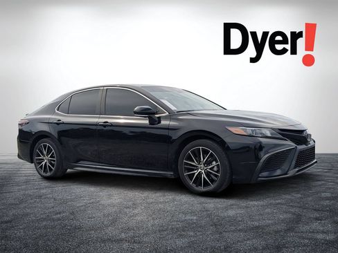 Used 2024 Toyota Camry SE FWD image 1