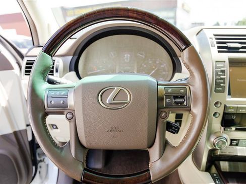 Used 2017 Lexus GX 460 Luxury AWD/4WD image 16