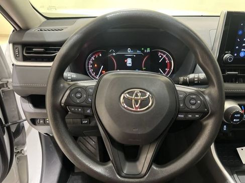 Used 2025 Toyota RAV4 XLE w/ Convenience Package FWD image 10