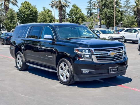 Used 2018 Chevrolet Suburban Premier RWD image 5