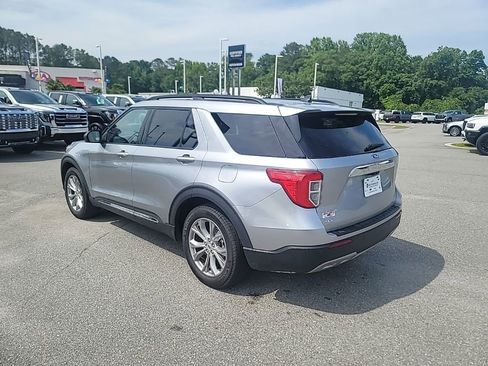 Used 2024 Ford Explorer XLT w/ Equipment Group 202A RWD image 5