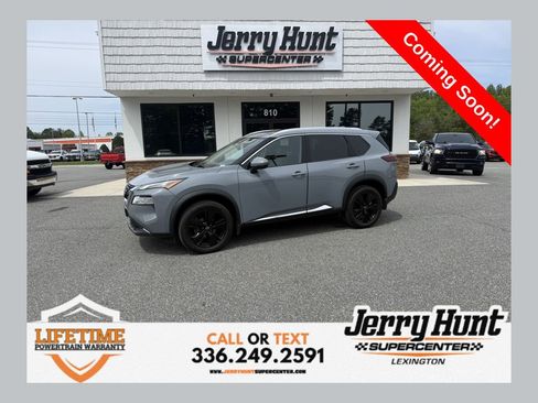 Used 2023 Nissan Rogue SL image 1