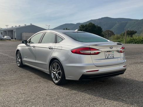 Used 2019 Ford Fusion Titanium image 4