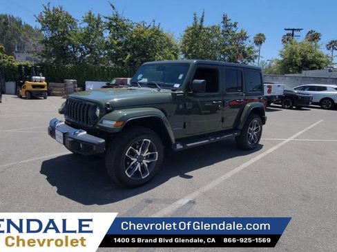Used 2024 Jeep Wrangler Unlimited AWD/4WD image 4