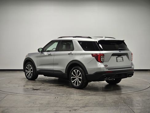 Used 2020 Ford Explorer ST w/ Premium Technology Package image 6