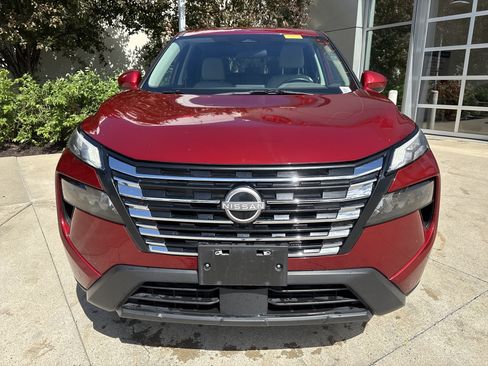 Used 2025 Nissan Rogue SV AWD/4WD image 5