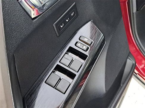 Used 2018 Toyota RAV4 Limited image 23