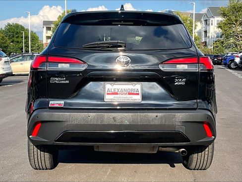 Used 2024 Toyota Corolla Cross XLE w/ Convenience Package AWD/4WD image 4