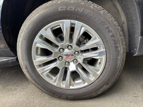 Used 2024 GMC Yukon XL Denali w/ Advanced Technology Package AWD/4WD image 16